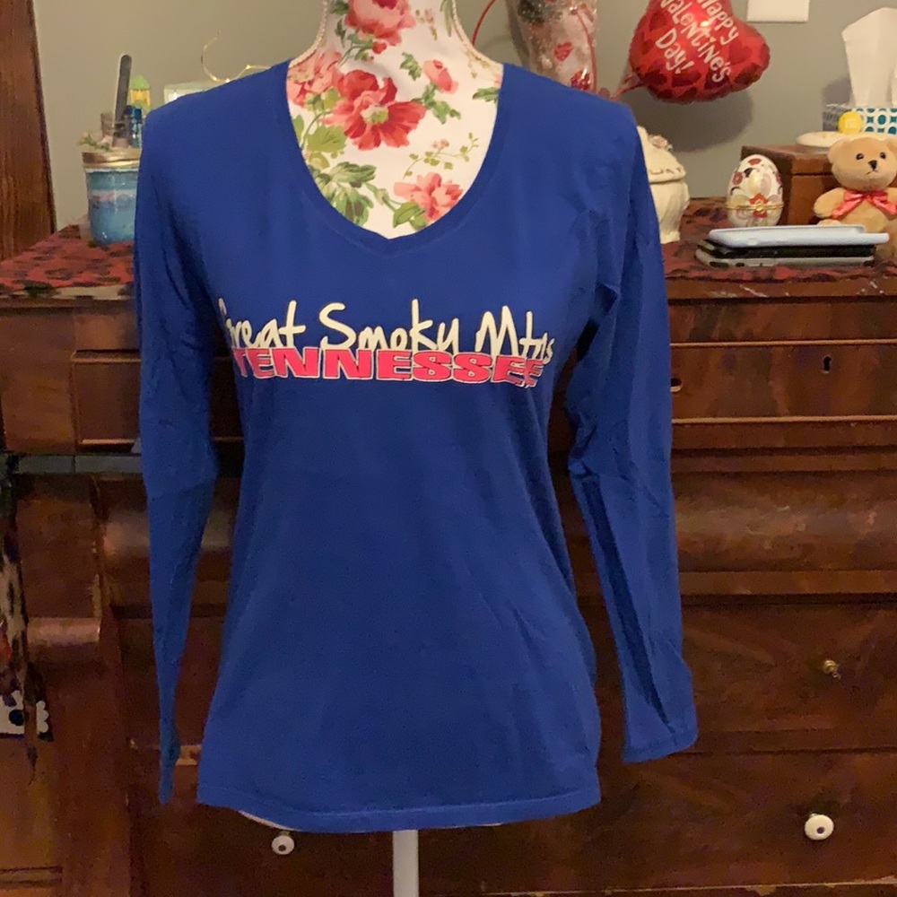 EUC/long sleeved t-shirt/size small